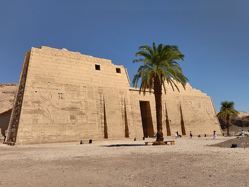 Глазами очевидцев: поминальный храм. Рамзес III